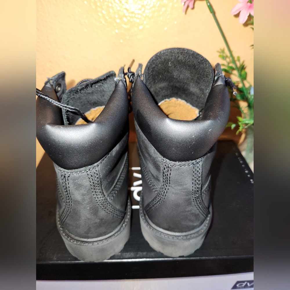 Black Timberland Boots Size 4Y - Picture 4 of 4